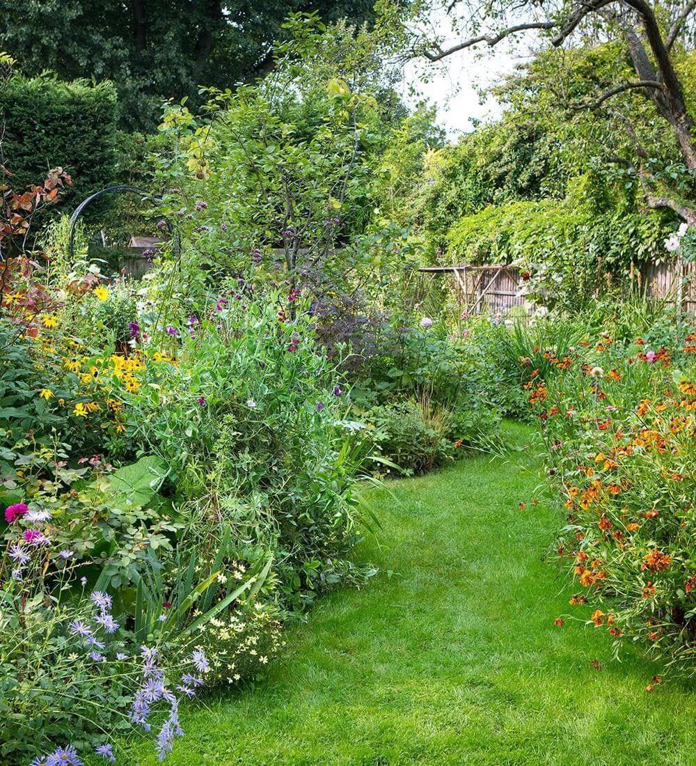 2c2 klein leuke schutting in mooie wilde tuin