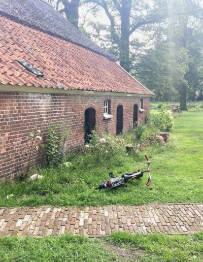 naast oude boerenschuur komen straks inheemse boerenplanten
